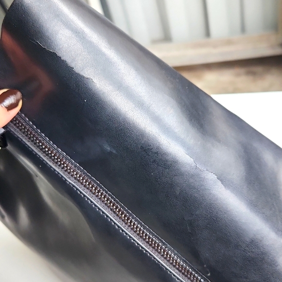 Sorial New York Expandable Shoulder Tote in Black and Gray - Picture 16 of 17